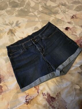 LEVI'S Dark Blue Denim Women’s Rolled-Hem Shorts